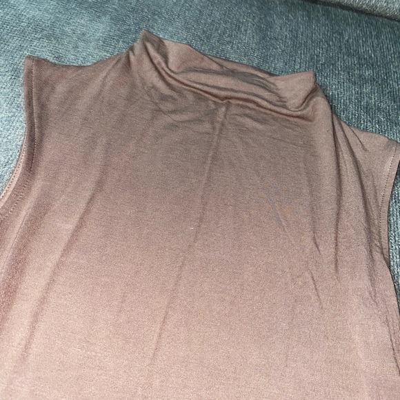 Two piece crop top and scrunched style skirt set - Picture 5 of 6